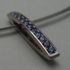 Nr. 28, 750/000 Weißgold, 13 Safire blau No 10 (2,3 mm, 0,72 ct), Fadenfassung