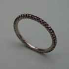 Nr. 57, 750/000 Weißgold, 51 Brillanten lila (behandelt) (1,2 mm, 0,4 ct), Fishtail