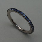 Nr. 89, 750/000 Weißgold, 41 Safire blau No 8 (1,5 mm, 0,66 ct), red. Fishtail