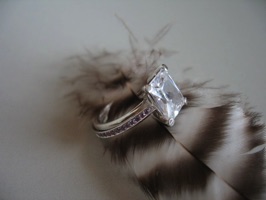 Silberring mit Zirkonia (Fadenfassung)